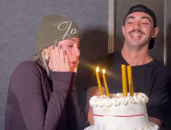 Así fue el festejo de cumple de Tini Stoessel: decoración minimalista y encuentro con fans