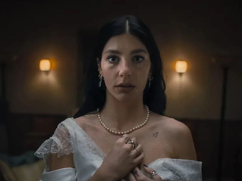 Qué ver en Netflix: la serie de suspenso con Camila Morrone que es furor