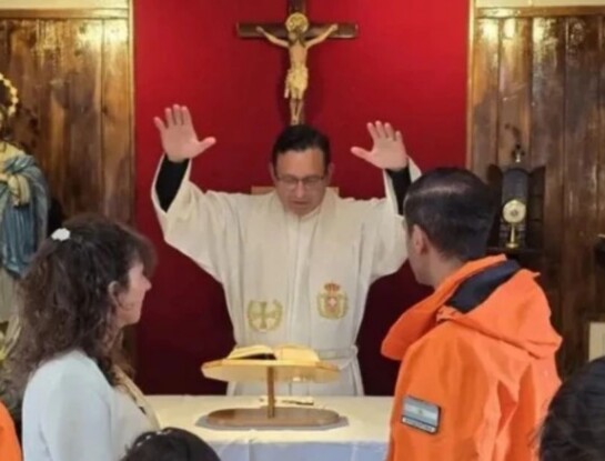 Boda en la Antártida: un militar y una bióloga sellaron su amor tras 12 años de relación