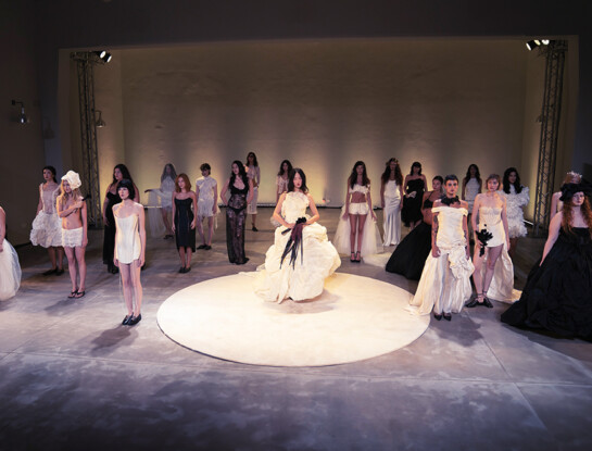 Entre corsets, sedas y diversidad: así fue el desfile de Valentina Schuchner en BAFWEEK