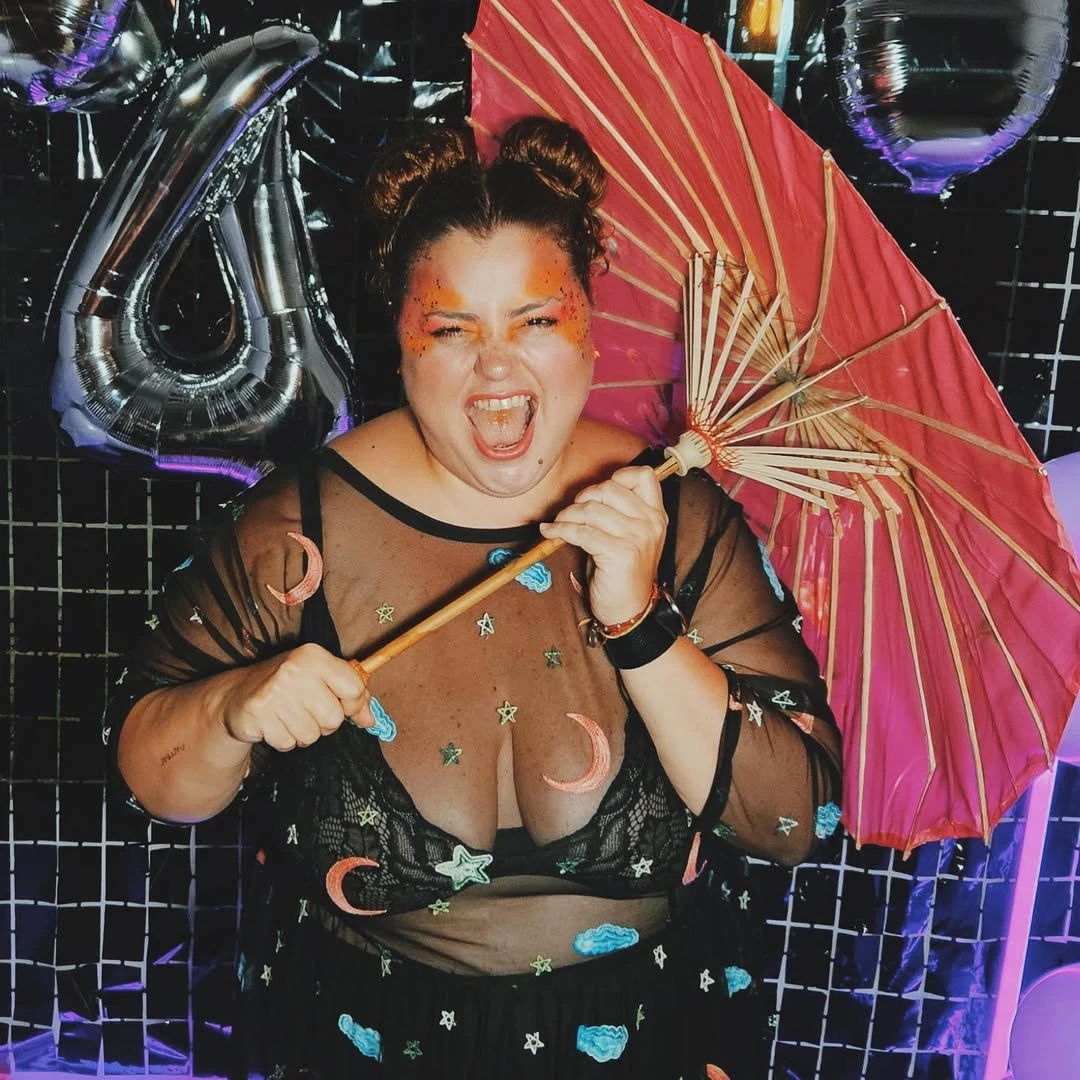 Karina Hernández, la "seño Naty" de El chat de mamis: "La gente se ríe porque se reconoce en eso"