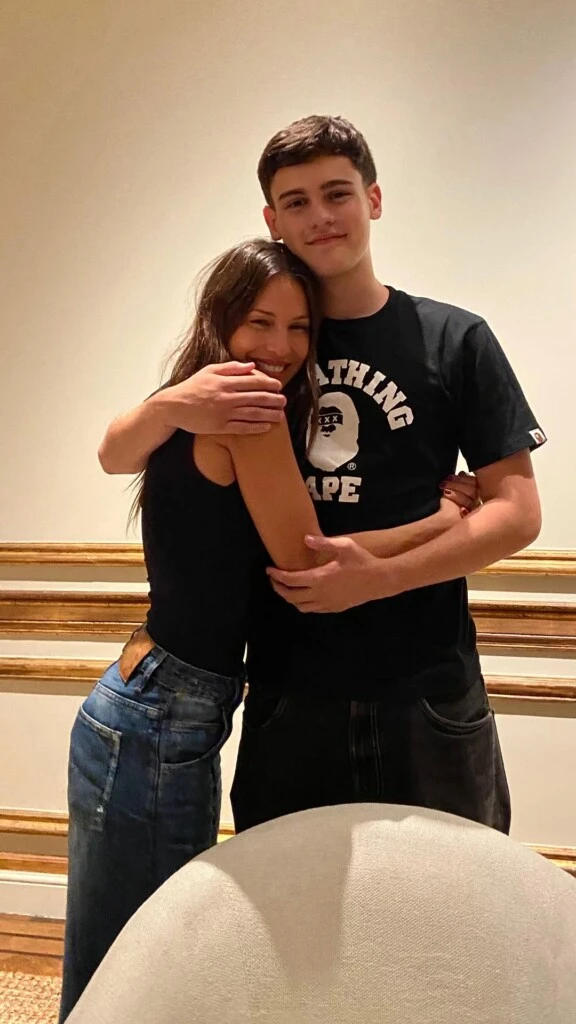 Bautista junto a Pampita.