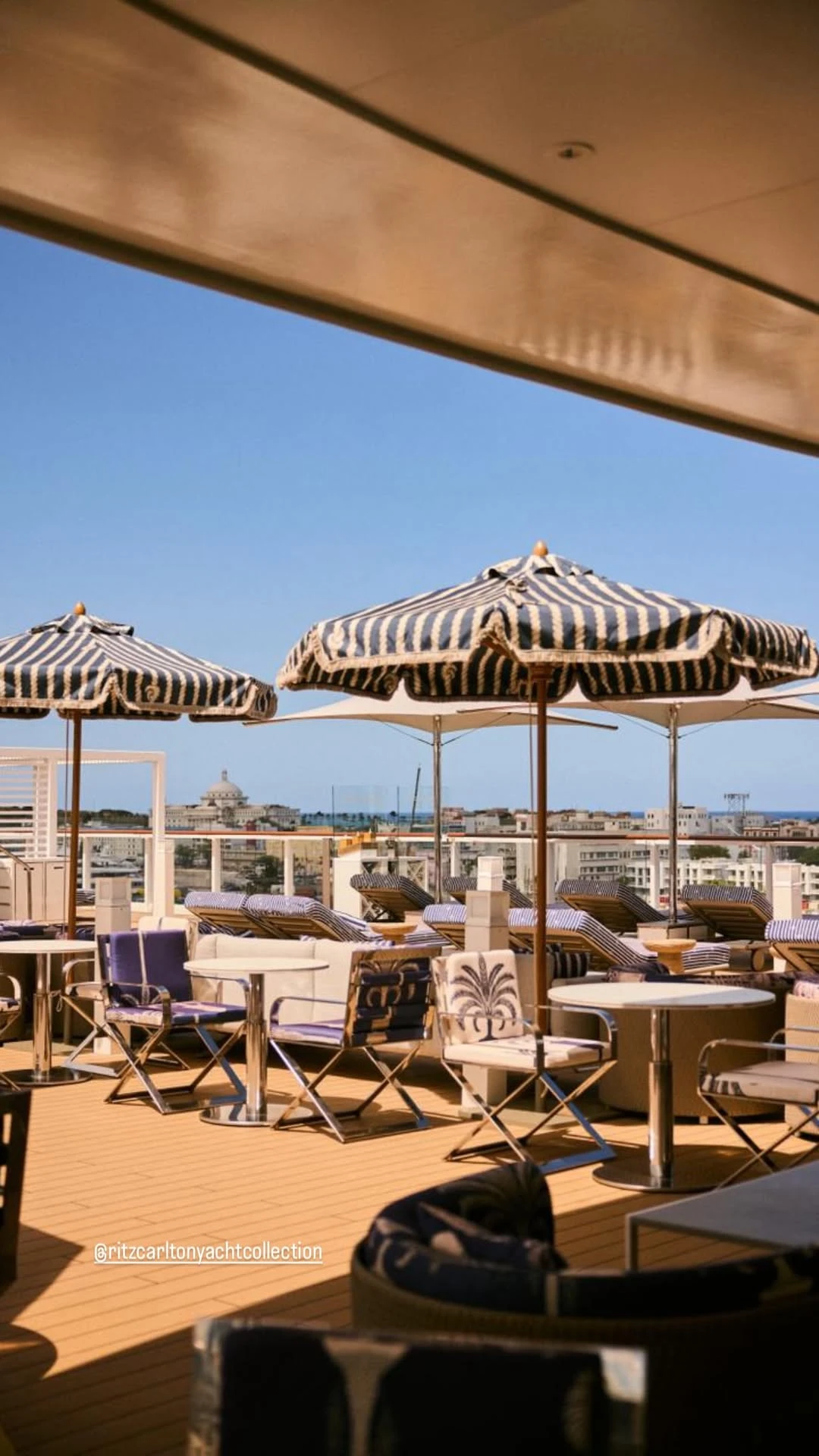 Looks Juliana Awada de vacaciones en el Caribe con amigas 