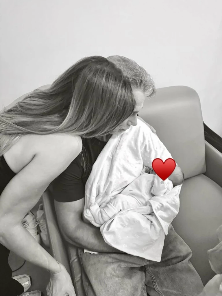 Cathy Fulop junto a Ova y su nieta Gia. Fotos: IG. 