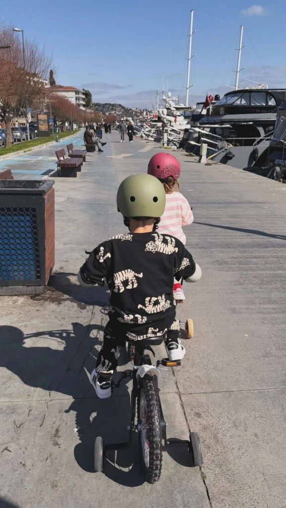 Desde su cuenta de Instagram, la ex Casi Ángeles publicó una serie de postales de una salida al aire libre.