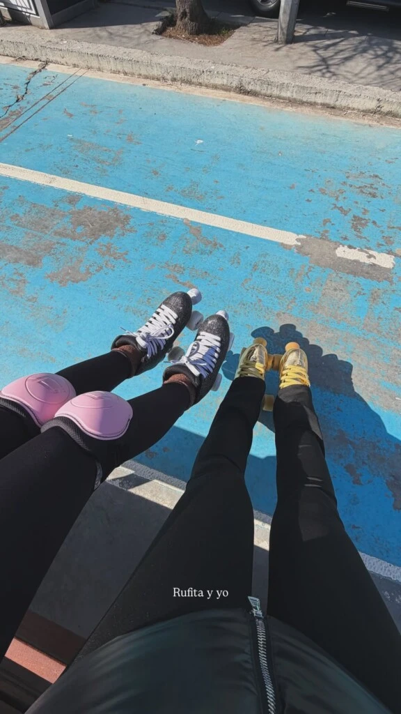 Por su parte, la actriz eligió patinar junto a Rufina, su hija mayor fruto de su relación con Nicolás Cabré. 