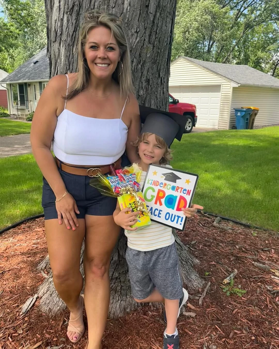 Jessi Pierce junto a uno de sus hijos. Fotos: IG. 