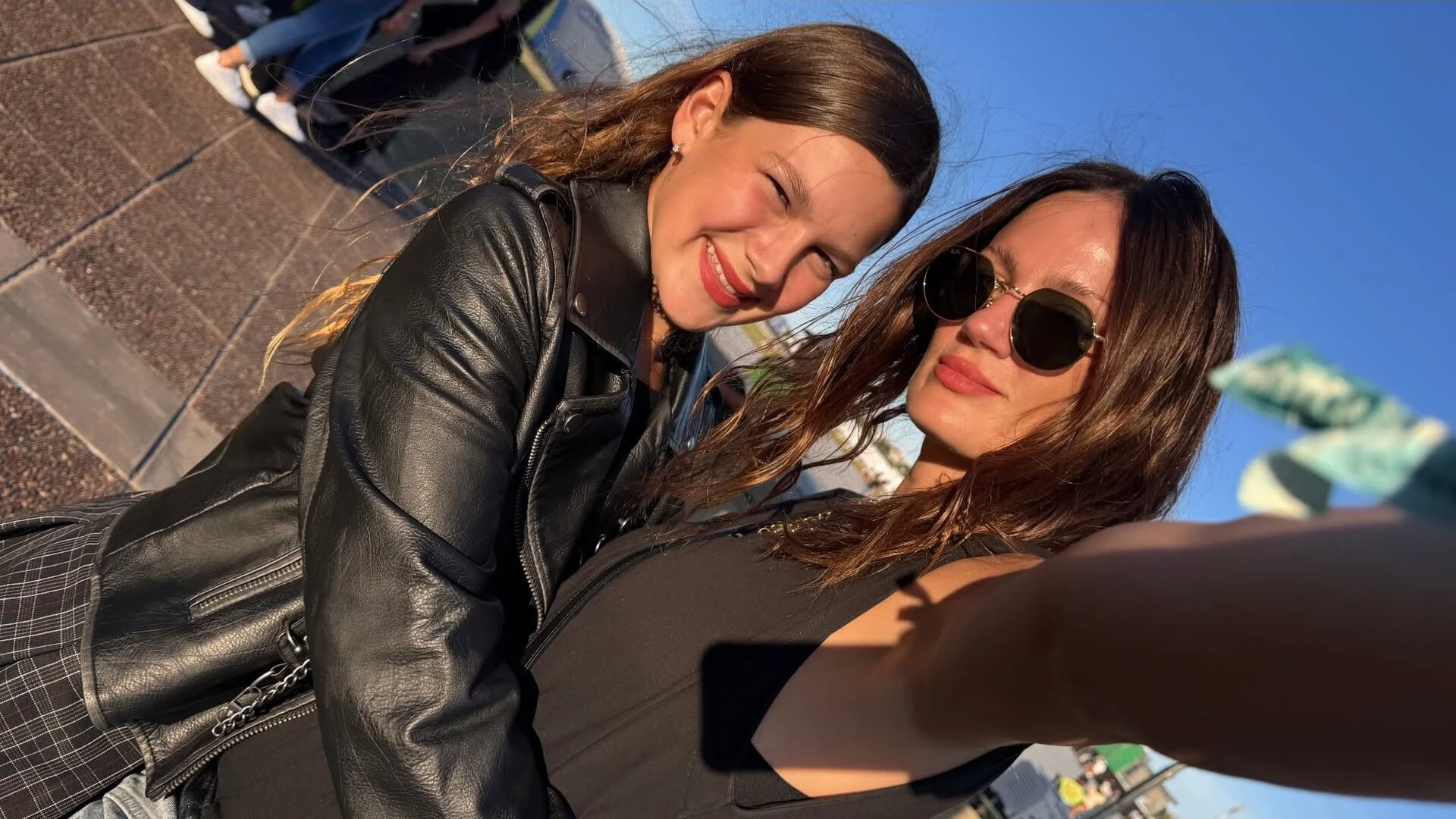 La actriz estuvo con su hija mayor en el festival de música. Foto: IG.