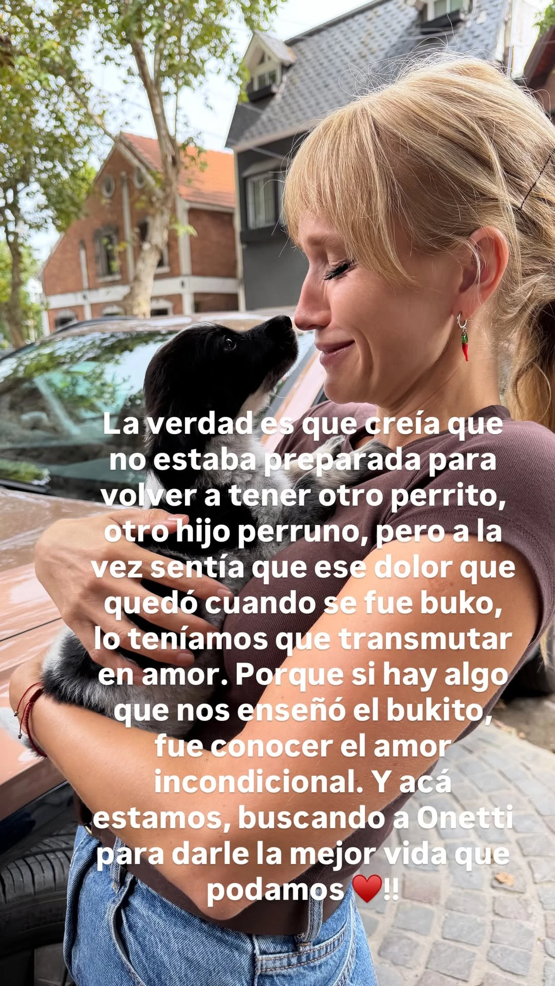 Brenda Gandini presentó a su nueva mascota Onetti: “Bienvenido a nuestras vidas”