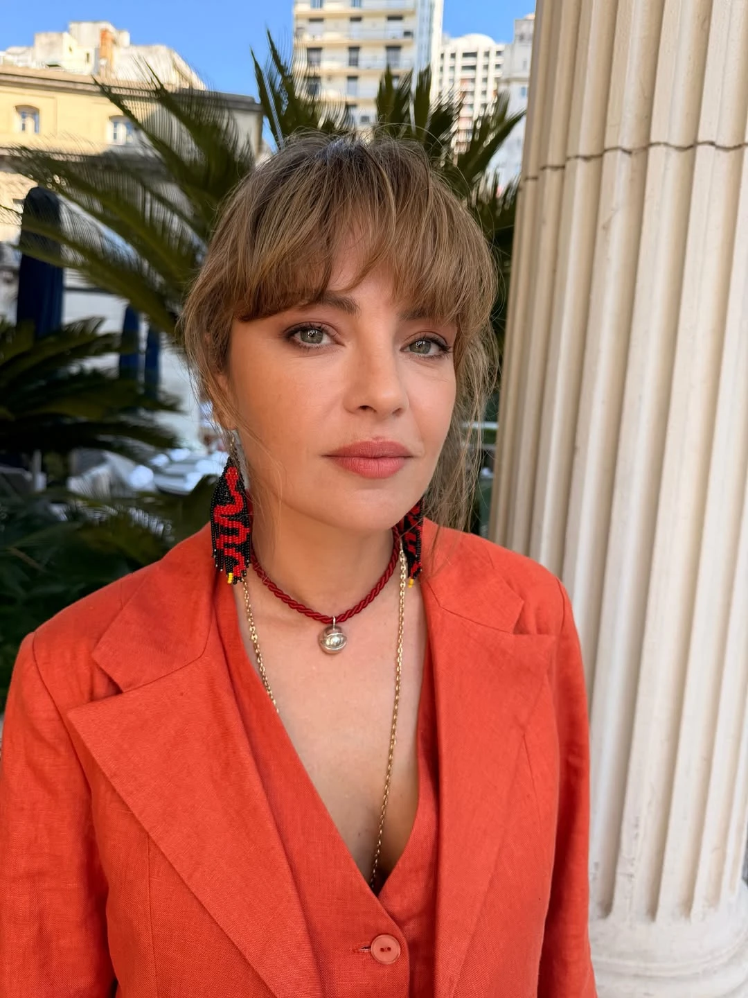 Su make up se destacó por el uso de tonos nude. Fotos: IG. 