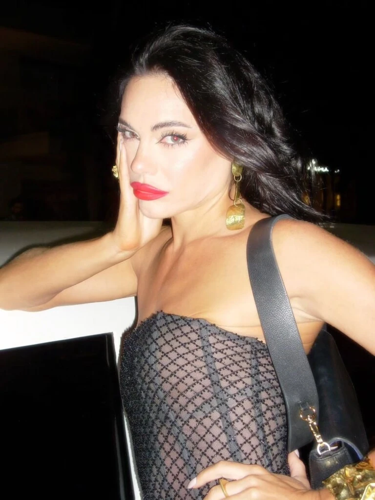 El look de Emilia Attias. Foto: IG