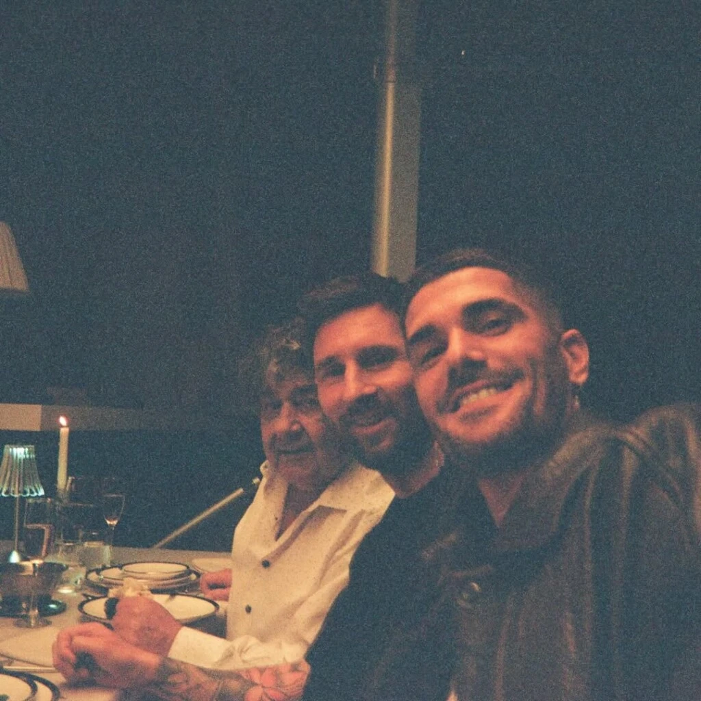 Cacho Deicas, Lionel Messi y Rodrigo De Paul.