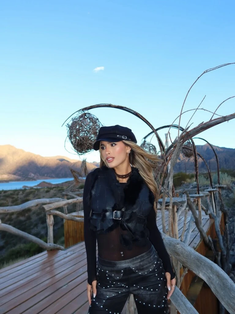 El look de Juli Poggio. Foto: IG