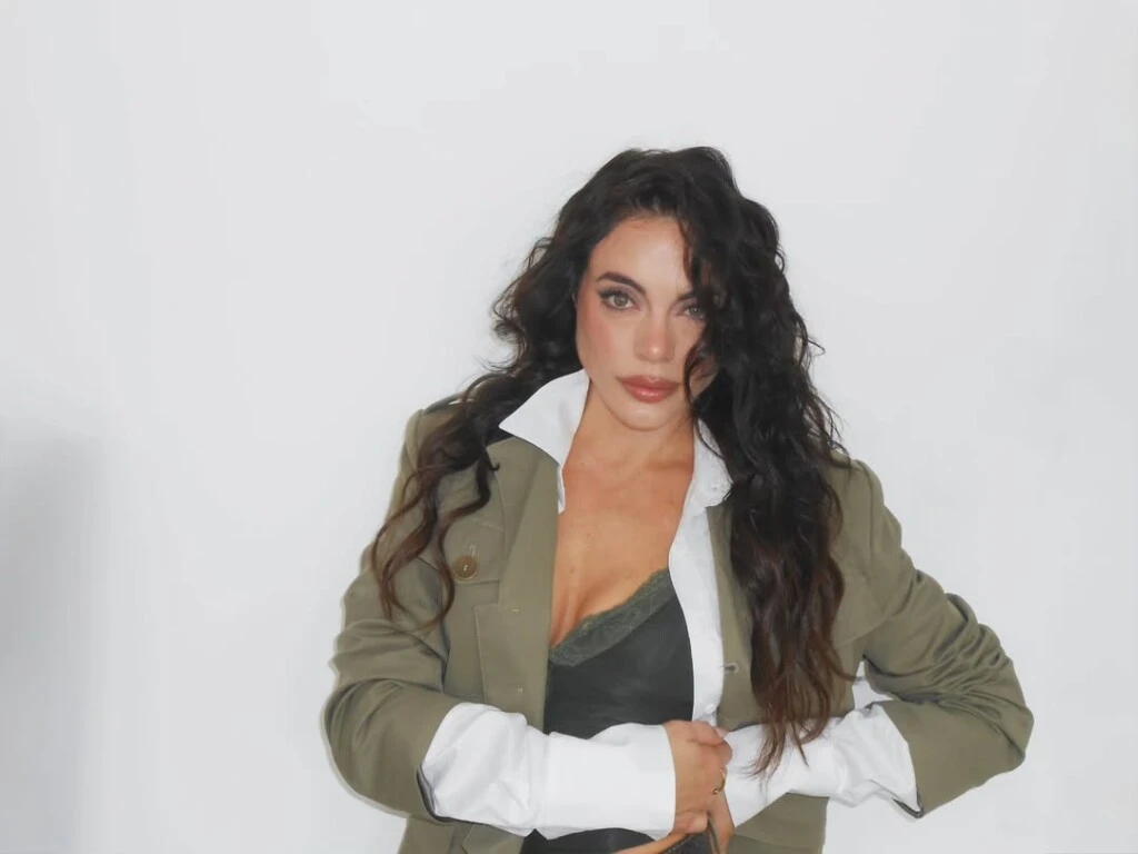 El look de Emilia Attias. Foto: IG