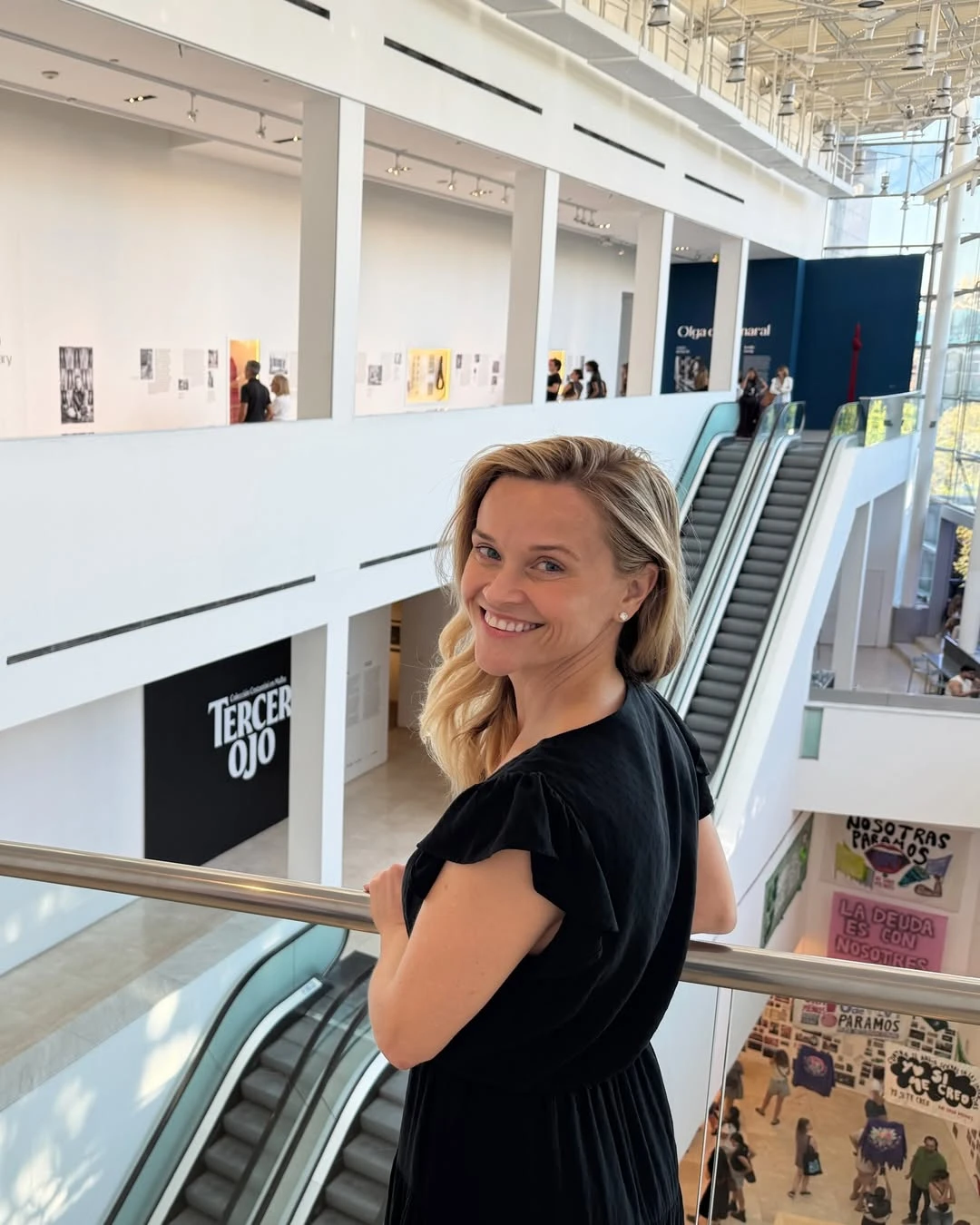 Reese Witherspoon estuvo en el Museo Malba. Fotos: IG. 