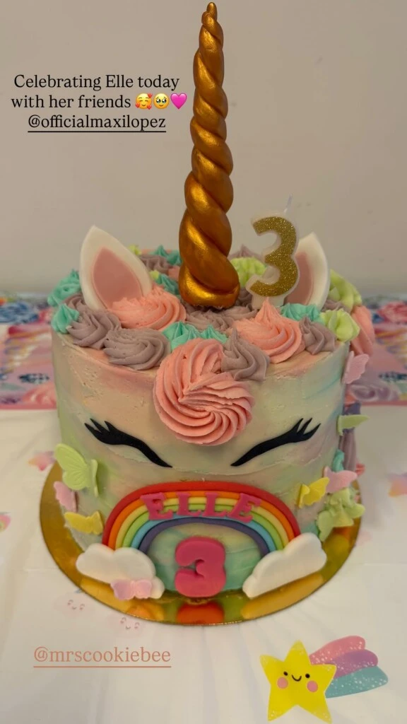 La torta tenía forma de unicornio de colores. Fotos: IG.