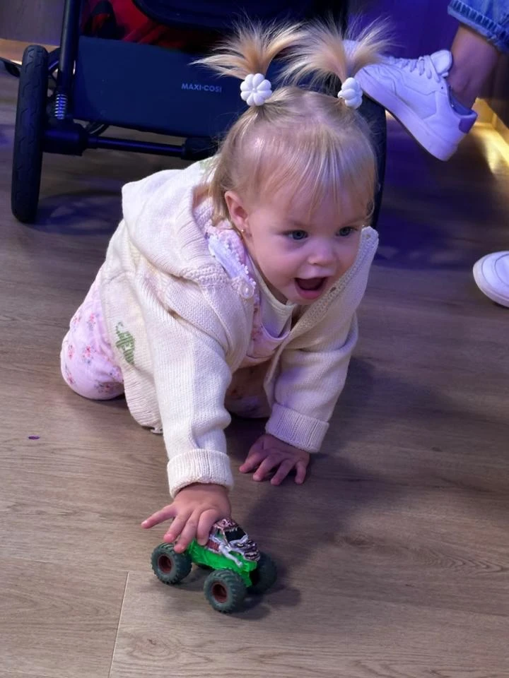 Milenka tiene la prenda infantil más canchera (y práctica para jugar)