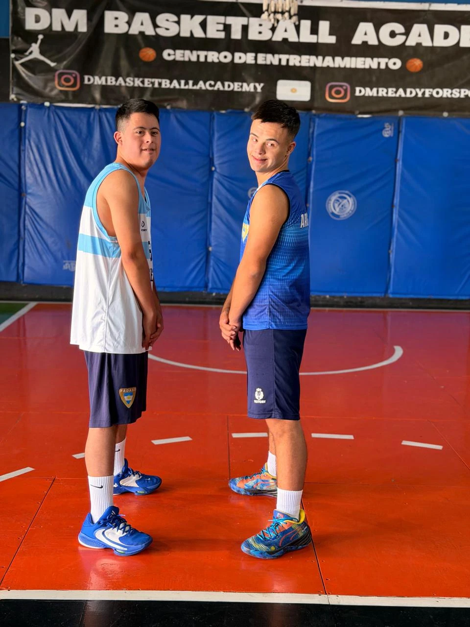 Franco y su amigo Lucas Pacheco, juntos van a defender los colores celeste y blanco.