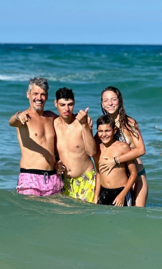 Ramiro con sus hijos