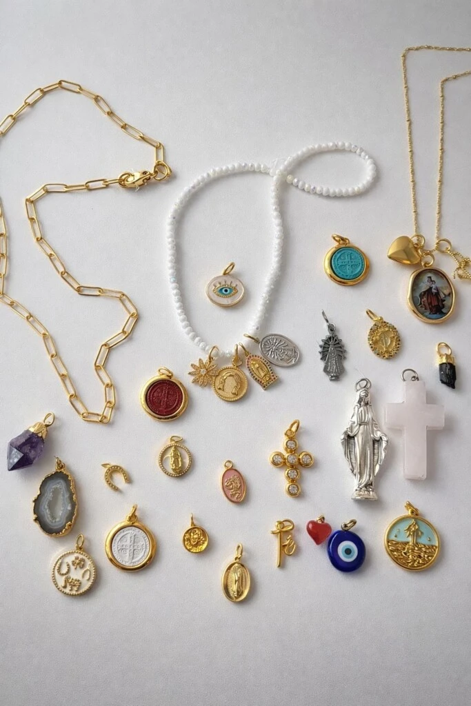 Los amuletos que le está preparando Paz a la China.