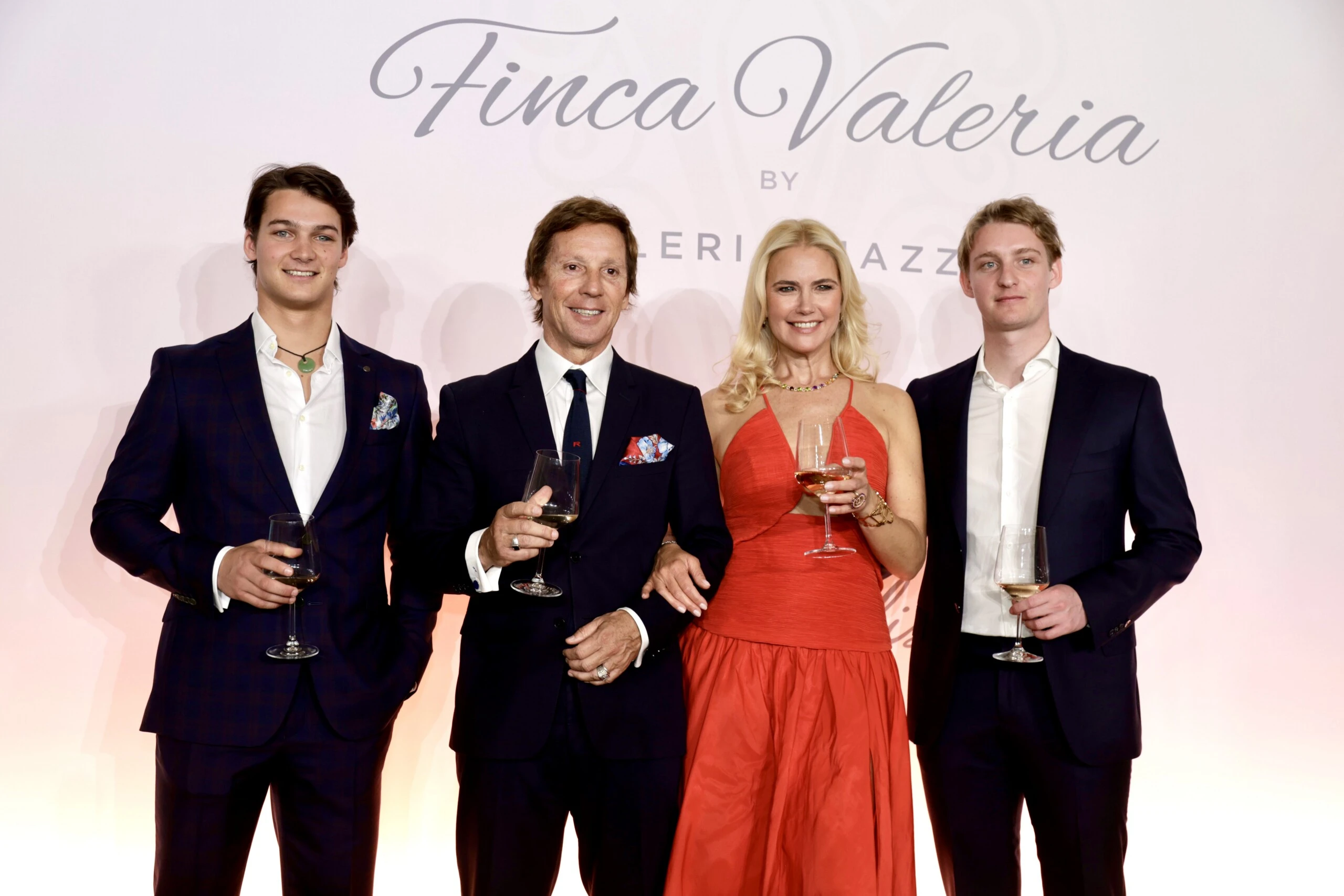 Tiziano Gravier, Alejandro Gravier, Valeria Mazza y Balthazar Gravier.