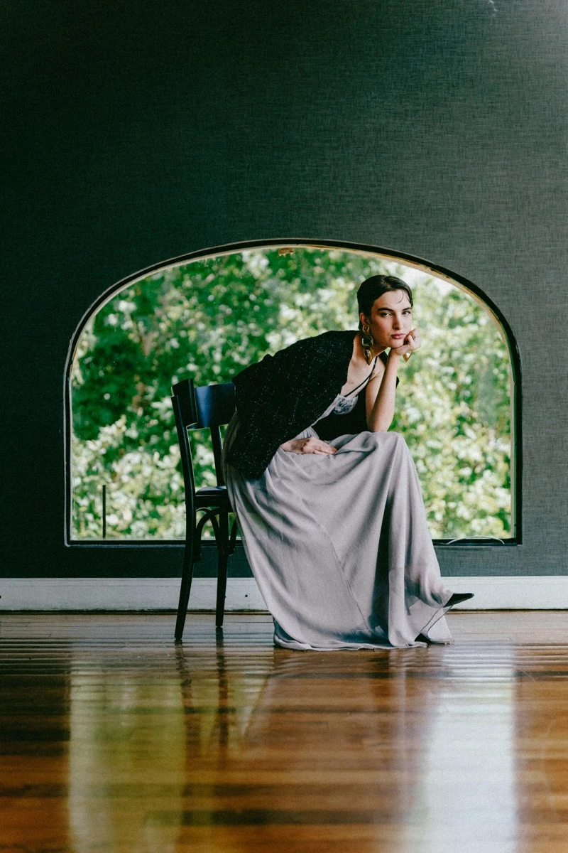 Vintage en clave actual: por qué las prendas eternas vuelven a marcar tendencia