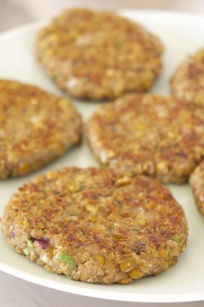 Medallones de garbanzos y zanahoria. Foto: Pinterest