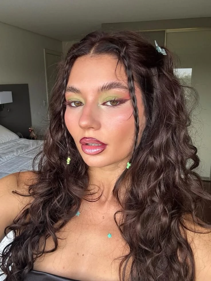 3 tendencias de makeup para festivales que transforman el look 