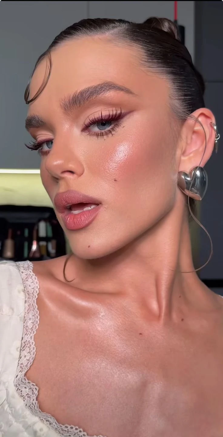 Adiós al clean look: la tendencia que empezó a perder fuerza por su perfección extrema