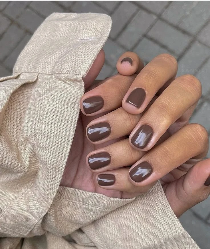 La manicura clásica que más eligen las famosas y que vas a querer usar este otoño