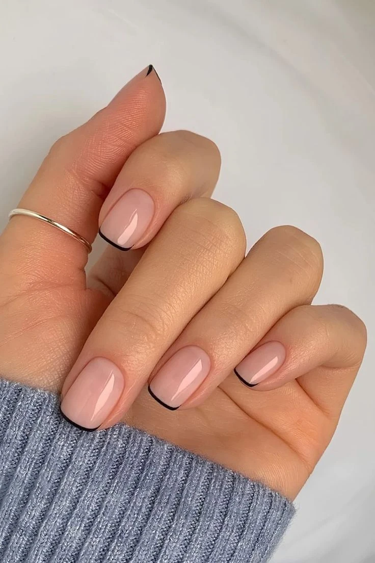 Guía definitiva de uñas: cuidados básicos y cuál es la tendencia minimalista que domina la temporada