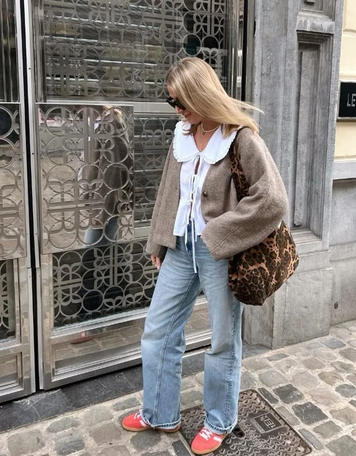 Looks de entretiempo: claves para combinar básicos con estilo