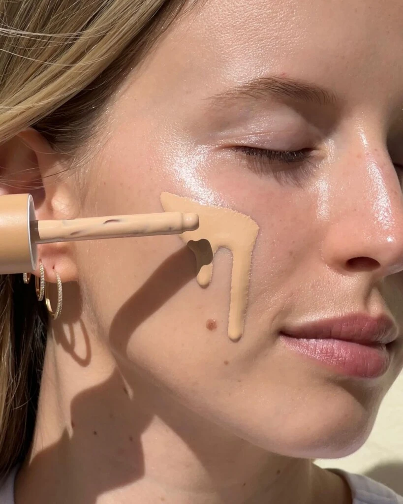 La técnica de base que deja la piel glow sin esfuerzo