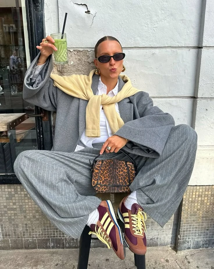 Pantalón sastrero y suéter