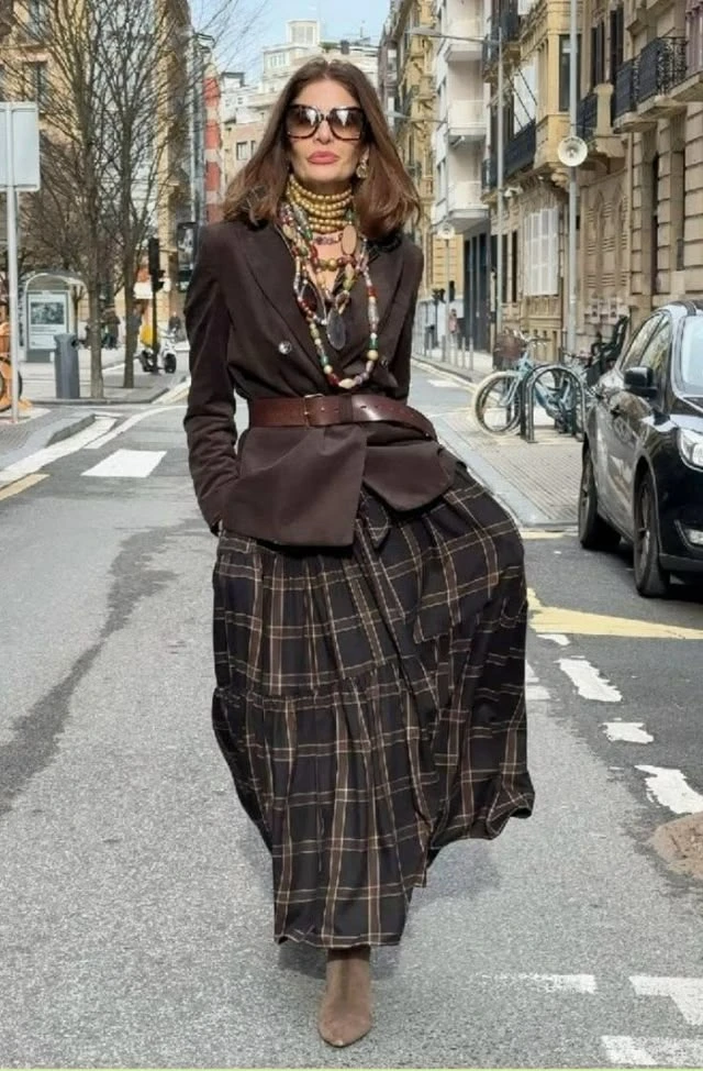 Pollera y chaqueta, opción para el litoral