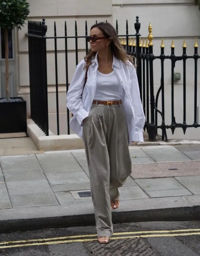 Pantalón, remera y camisa