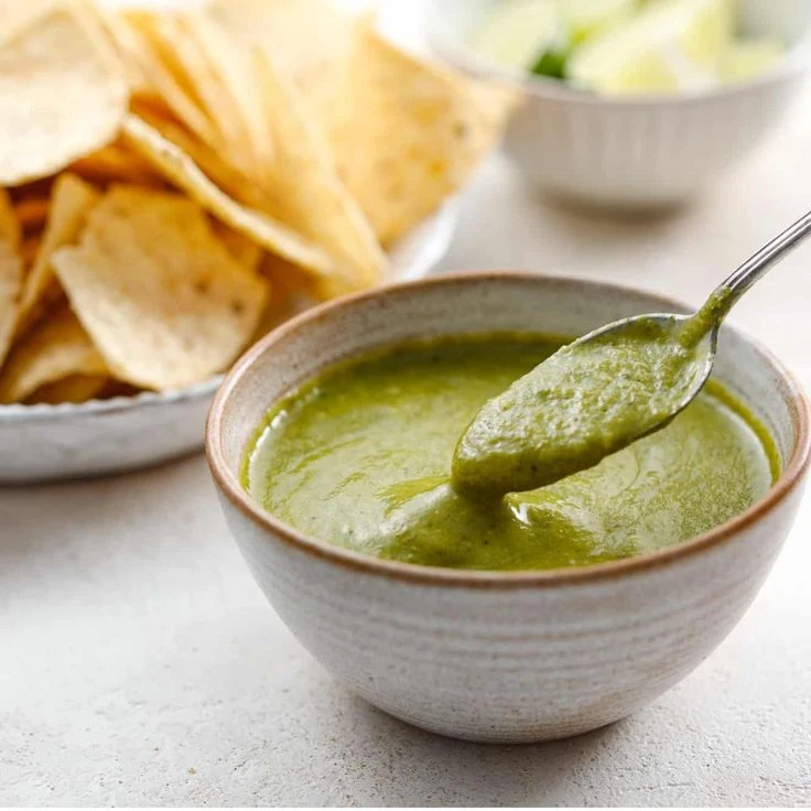 Dip caliente de espinaca y queso: la receta fácil para una fondue cremosa