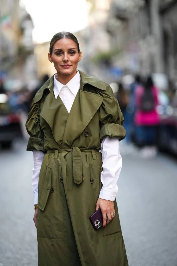 7 looks con trench: cómo usar el abrigo clave del entretiempo este otoño