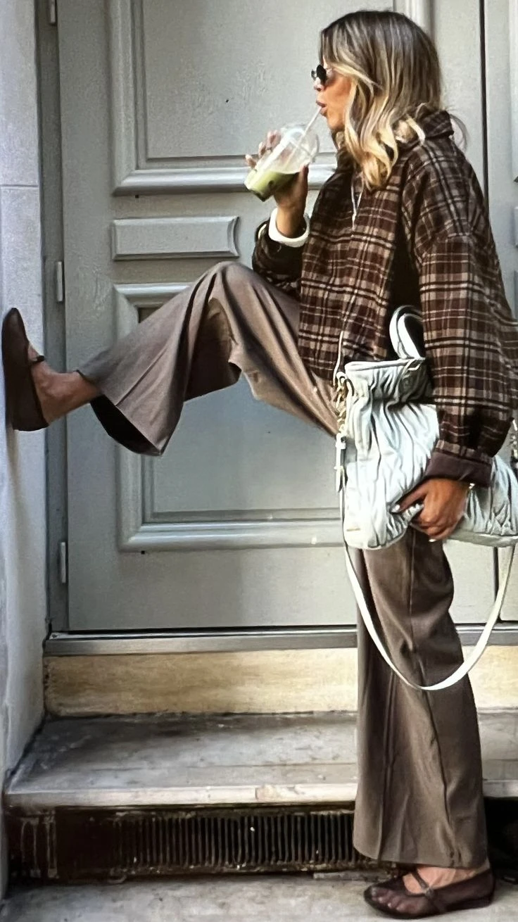 7 looks con zapatos bajos para resolver el fin de semana