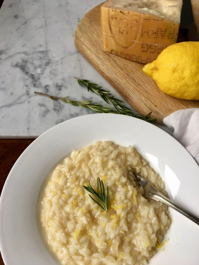 Risotto casero con un toque de limón: una receta fácil, cremosa y perfecta para el frío

