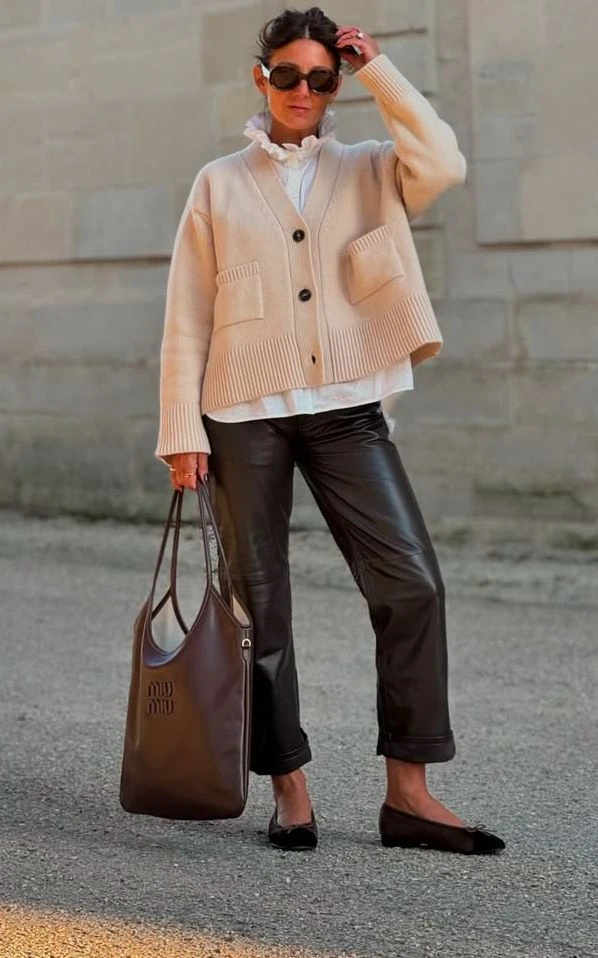 7 looks con zapatos bajos para resolver el fin de semana