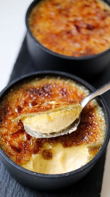 Crème brûlée con dulce de leche: la receta del postre francés con sabor argentino

