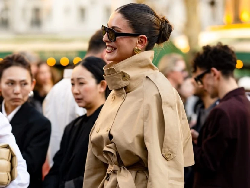 7 looks para usar el abrigo con cuello tubo: la tendencia que domina el otoño