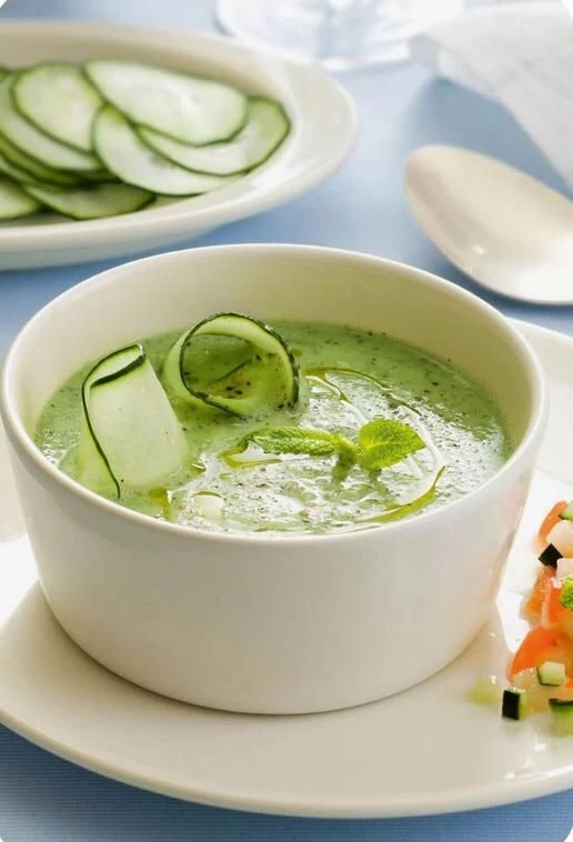Cómo hacer sopa fría de pepino y yogur en minutos: receta fácil y saludable

