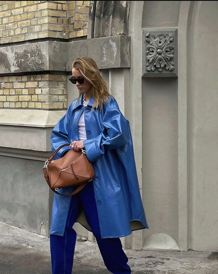 El color cerúleo regresó gracias al estreno de "El diablo viste a la moda 2".