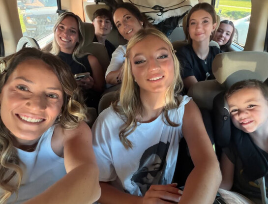 Fiesta de 15 de Allegra Cubero: Mica Viciconte mostró la intimidad de los preparativos en su casa