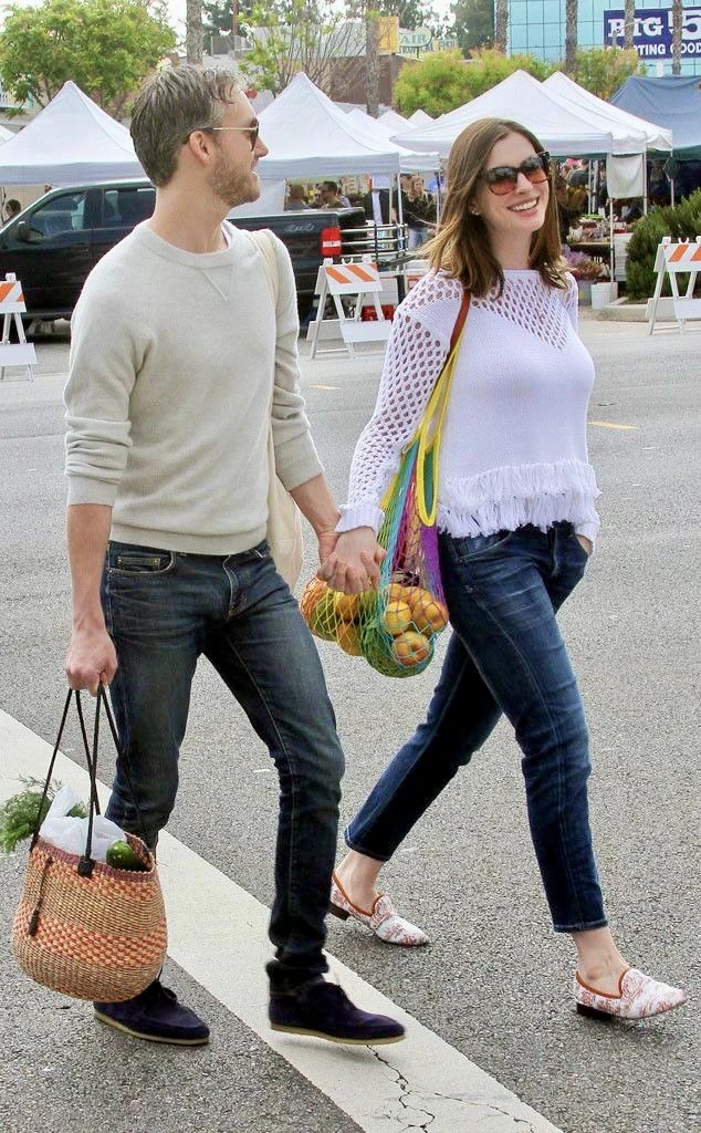 Anne Hathaway y Adam Shulman