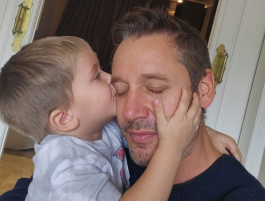 “Extrañando ando”: la tierna dedicatoria de Benjamín Vicuña a Amancio, su hijo menor