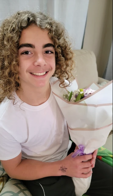 Un mensaje equivocado y un milagro de 50 mil dólares: la historia del nene que venció a la leucemia gracias a un error de chat