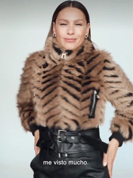 El abrigo con cuello tubo se impone como el favorito del otoño: la elección de Pampita para los días de frío